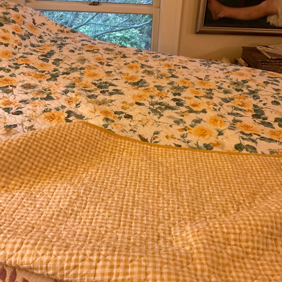 Pretty Martha Stewart Full/Queen Quilt Yellow Cotton Reversible - Picture 3 of 5